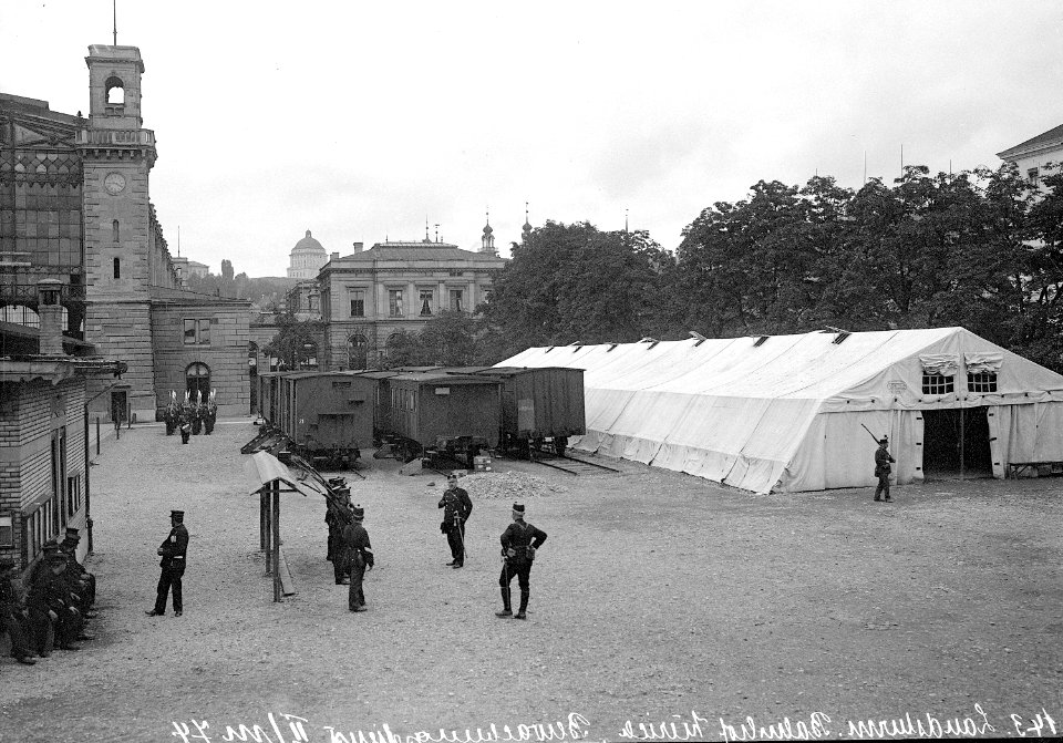 Bewachungsdienst Bahnhof Zürich - CH-BAR - 3237321