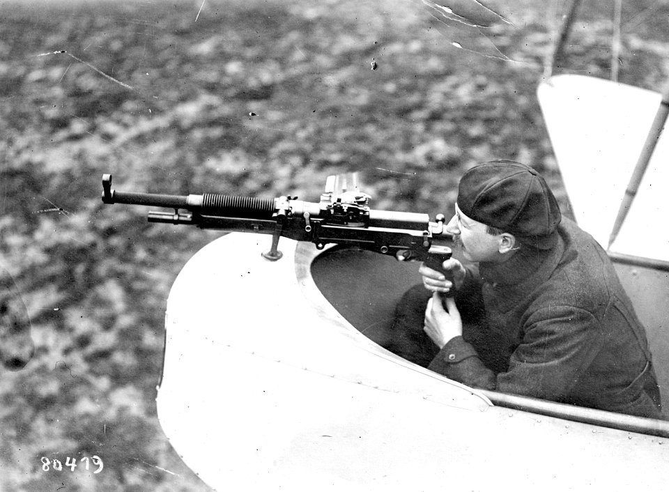 Bewaffnung eines französischen Flugzeuges - CH-BAR - 3238512