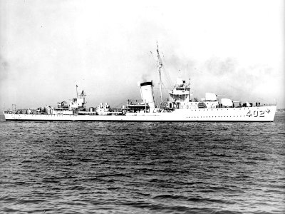 Broadside view of USS Mayrant (DD-402) on 25 October 1939