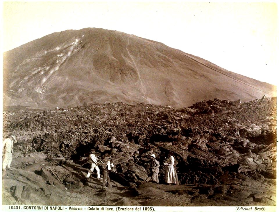 Brogi, Carlo (1850-1925) - n. 10431 - Vesuvio, colata di lave del 1895