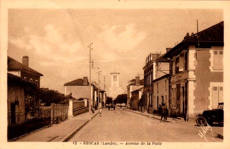 Brocas (Landes) - avenue de la Poste 1