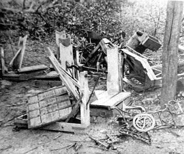 Broken home items amoung war damage in France during World War I (32648957806)