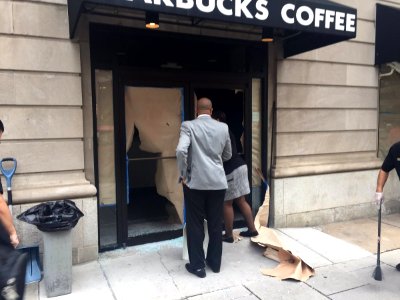 Broken windows on 14th street C2oGThuXcAAhZvY