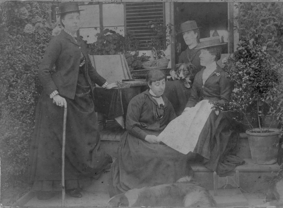 Bronwen Peers-Williams and her sisters