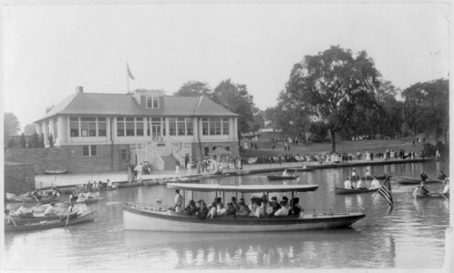 Bronx Lake from New York Zoological Park, 183 D. St. and Southern Blvd., New York City- Launch ALBATROSS on Bronx Lake LCCN2003677298