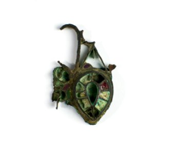 Bronze brooch fragment