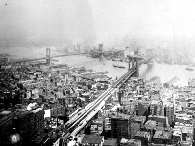Brooklyn and Manhattan Bridge, New York City Skyline, New York, photo by Irving Underhill, 1916 (25236094020) photo