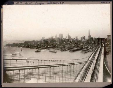 Brooklyn Bridge and skyline of New York City LCCN2005683673 photo