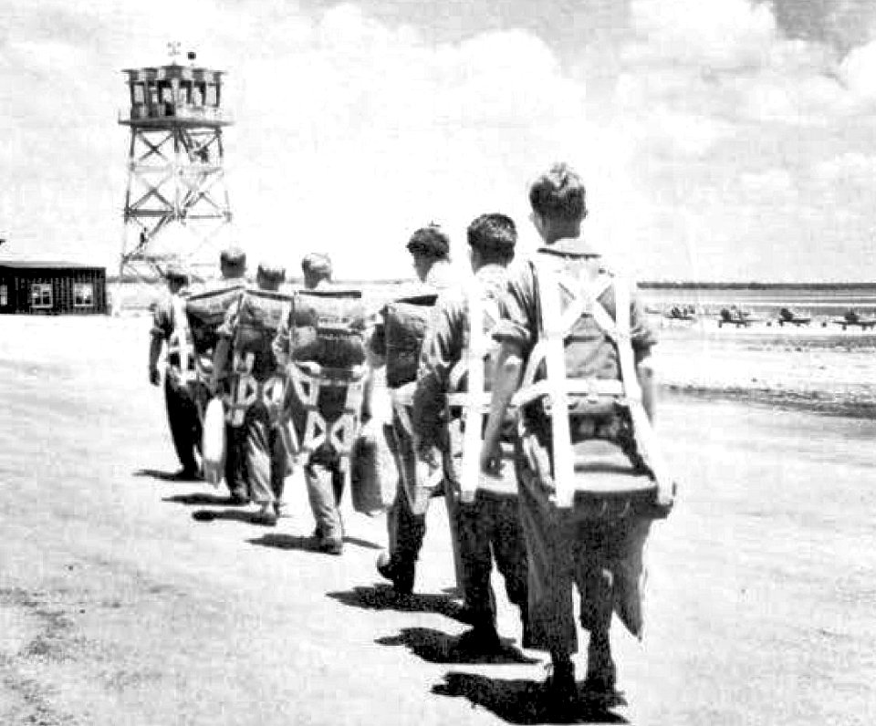Brooks Field - Aviation Cadets going to aircraft