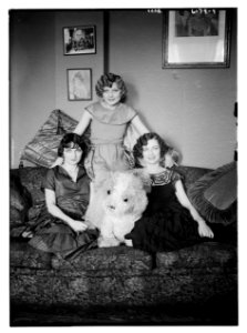 Brox (Sisters) LCCN2014717187