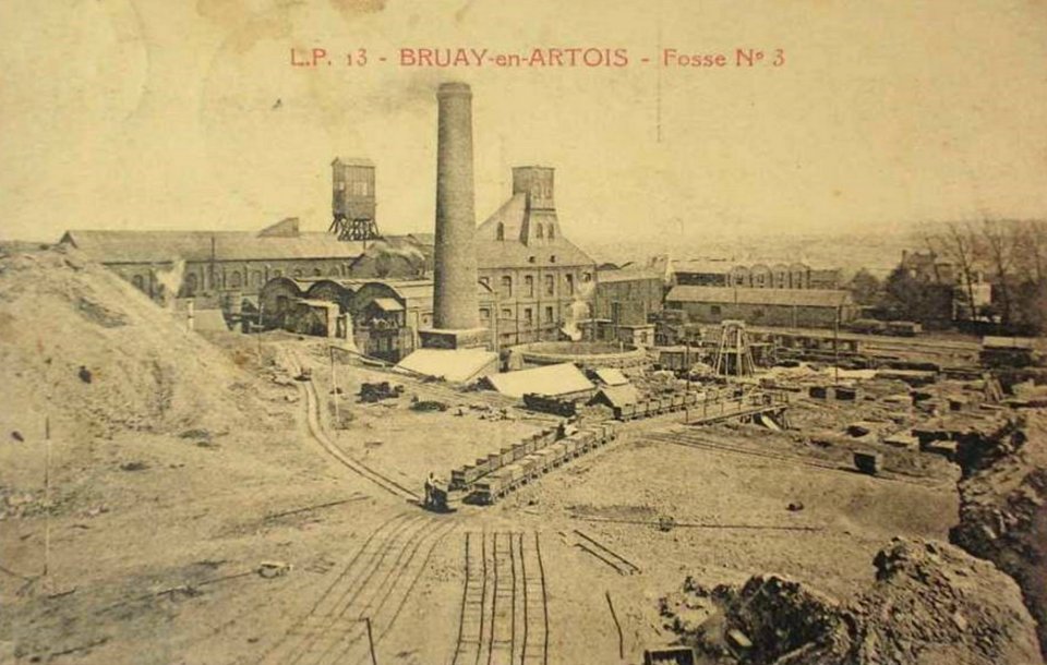 Bruay-la-Buissière - Fosse n° 3 - 3 bis - 3 ter des mines de Bruay (D)