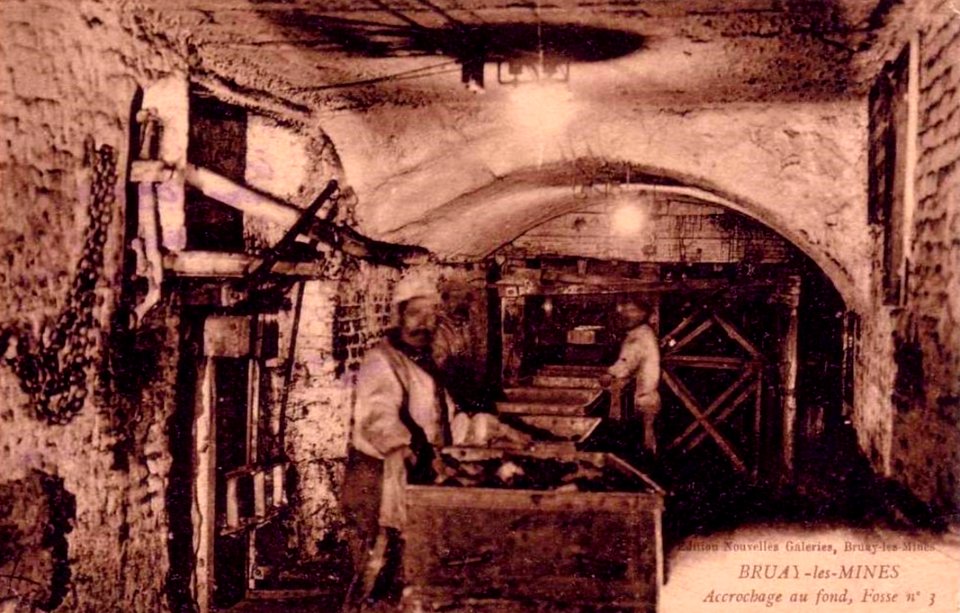 Bruay-la-Buissière - Fosse n° 3 - 3 bis - 3 ter des mines de Bruay (H)