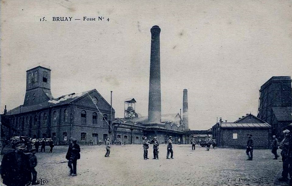 Bruay-la-Buissière - Fosse n° 4 - 4 bis - 4 ter des mines de Bruay (A)