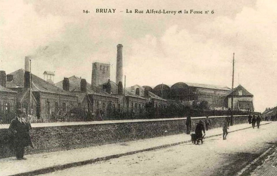 Bruay-la-Buissière - Fosse n° 4 - 4 bis - 4 ter des mines de Bruay (D)