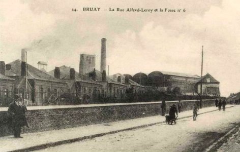 Bruay-la-Buissière - Fosse n° 4 - 4 bis - 4 ter des mines de Bruay (D)