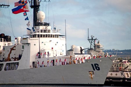 BRP Ramon Alcaraz arrives in Pearl Harbor 130712-N-IU636-048