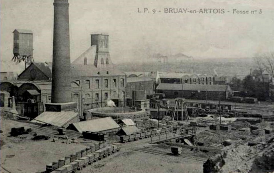Bruay-la-Buissière - Fosse n° 3 - 3 bis - 3 ter des mines de Bruay (A)