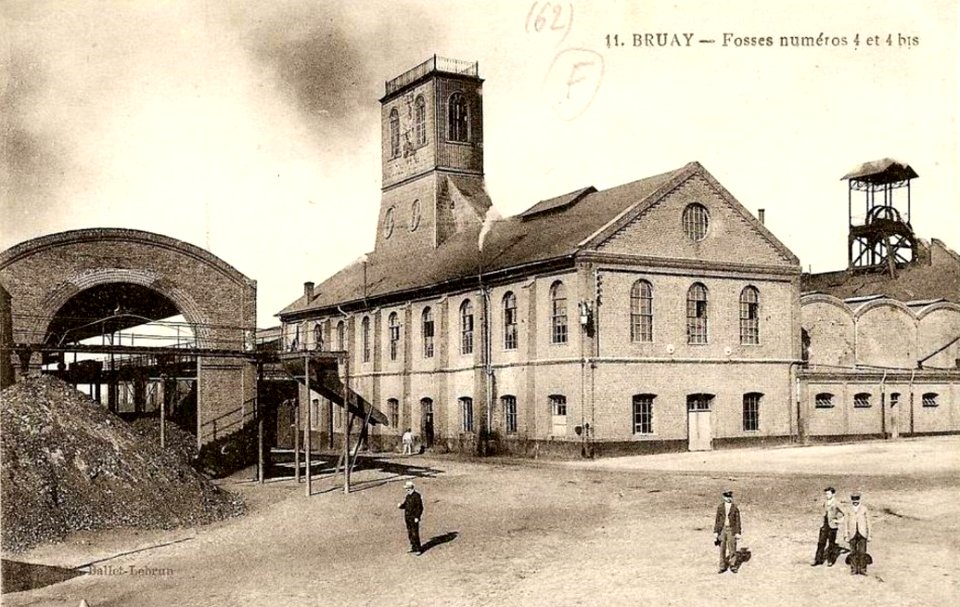 Bruay-la-Buissière - Fosse n° 4 - 4 bis - 4 ter des mines de Bruay (J)