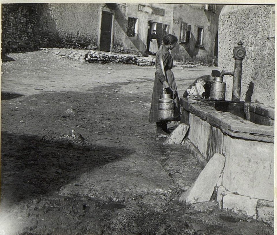 Brunnenmotiv Soligo. (BildID 15668319)