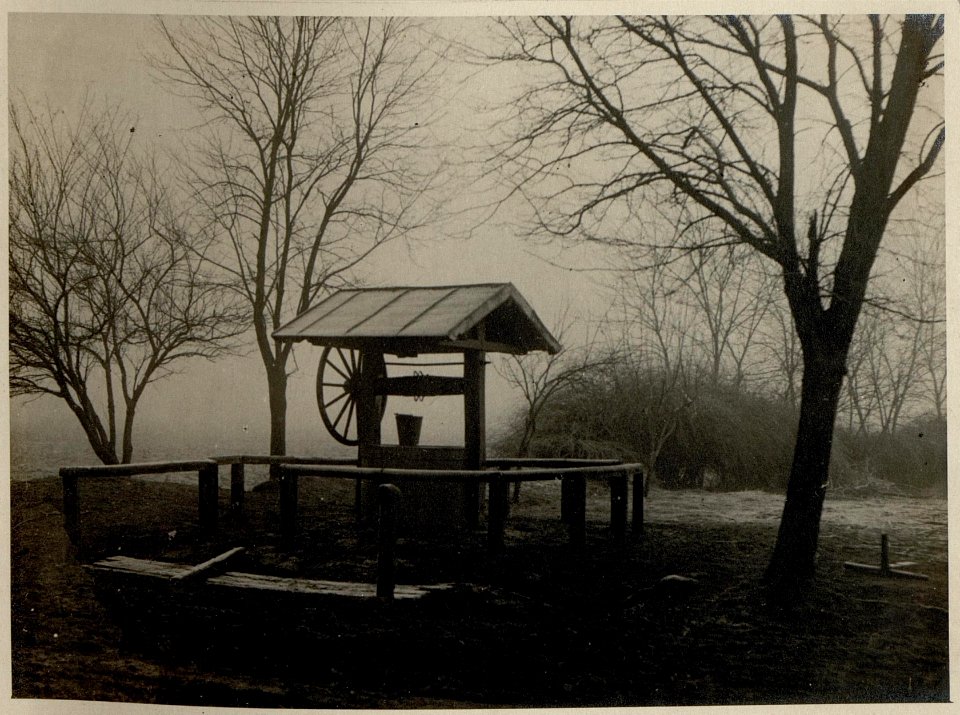 Brunnen an der Strasse nach Bukarest, aufgenommen 14.12.1916 (BildID 15544895)