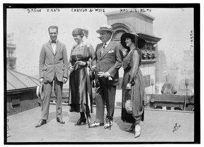 Bruno Zirato, Caruso & wife, Mrs. J. S. Keith LCCN2014707588