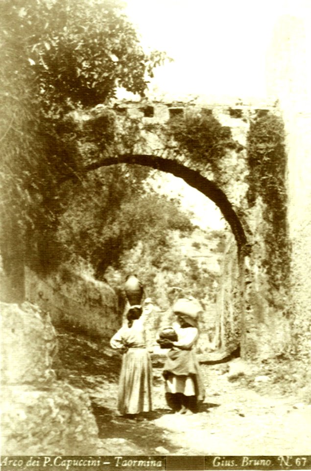 Bruno, Giuseppe (1836-1904) - n. 067 - Arco dei P. Cappuccini - Taormina - Da - Wilhelm von Plueschow - Privat case n. 21 - Nurnberg 1999, foto 78