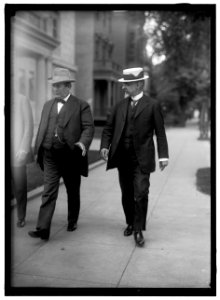 BRYAN, WILLIAM JENNINGS. REP. FROM NEBRASKA, 1891-1895; SECRETARY OF STATE, 1913-1915. LEFT, WITH CAPT. WINTERHALTER LCCN2016866436