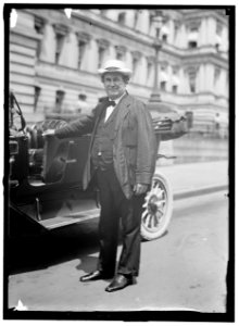 BRYAN, WILLIAM JENNINGS. REP. FROM NEBRASKA, 1891-1895; SECRETARY OF STATE, 1913-1915. STANDING BESIDE AUTO LCCN2016864768