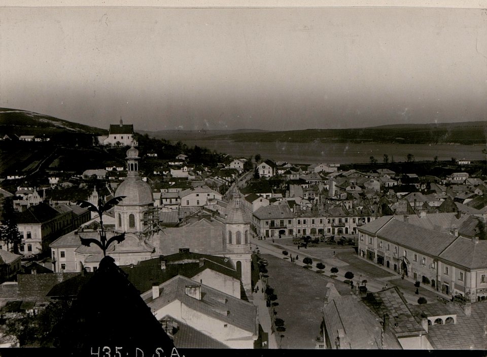 Brzezany, Blick auf Stadt und See. (BildID 15734368)