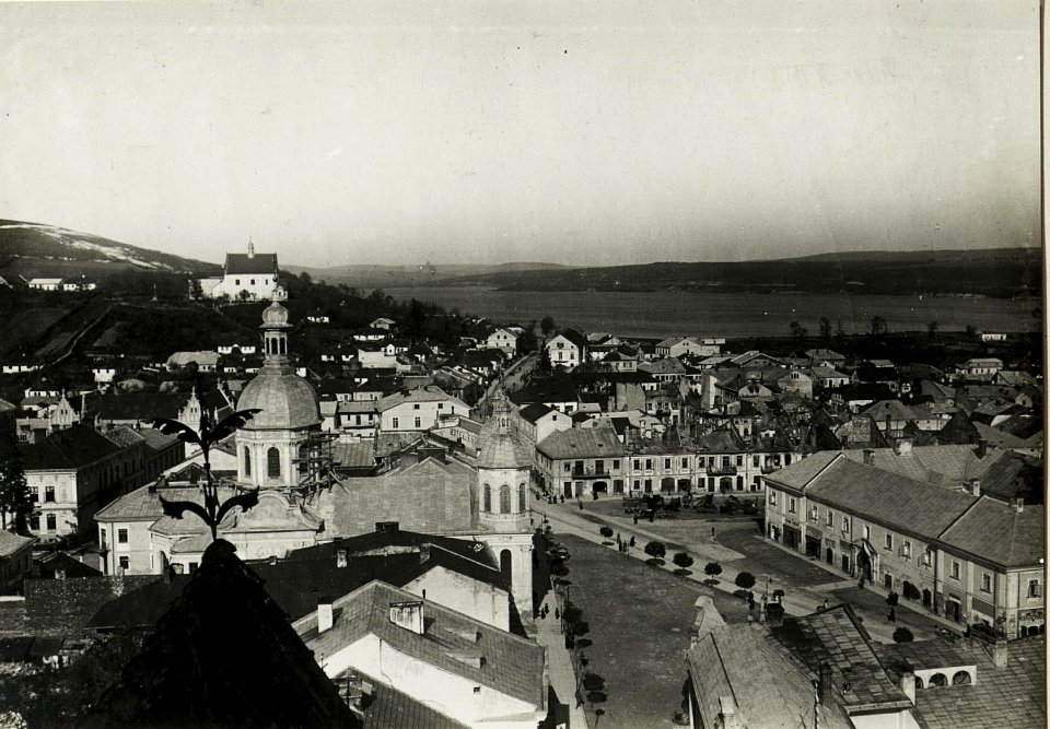 Brzezany, Blick auf Stadt und See. (BildID 15432735)