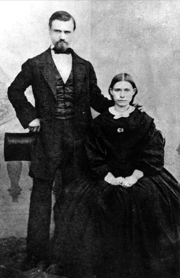 Bröllop, brudpar. Liefabrikör Per August Nordahl och hans fru Carolina (f. Malmberg). Västra Boda, Dalarna - Nordiska Museet - NMA.0041009