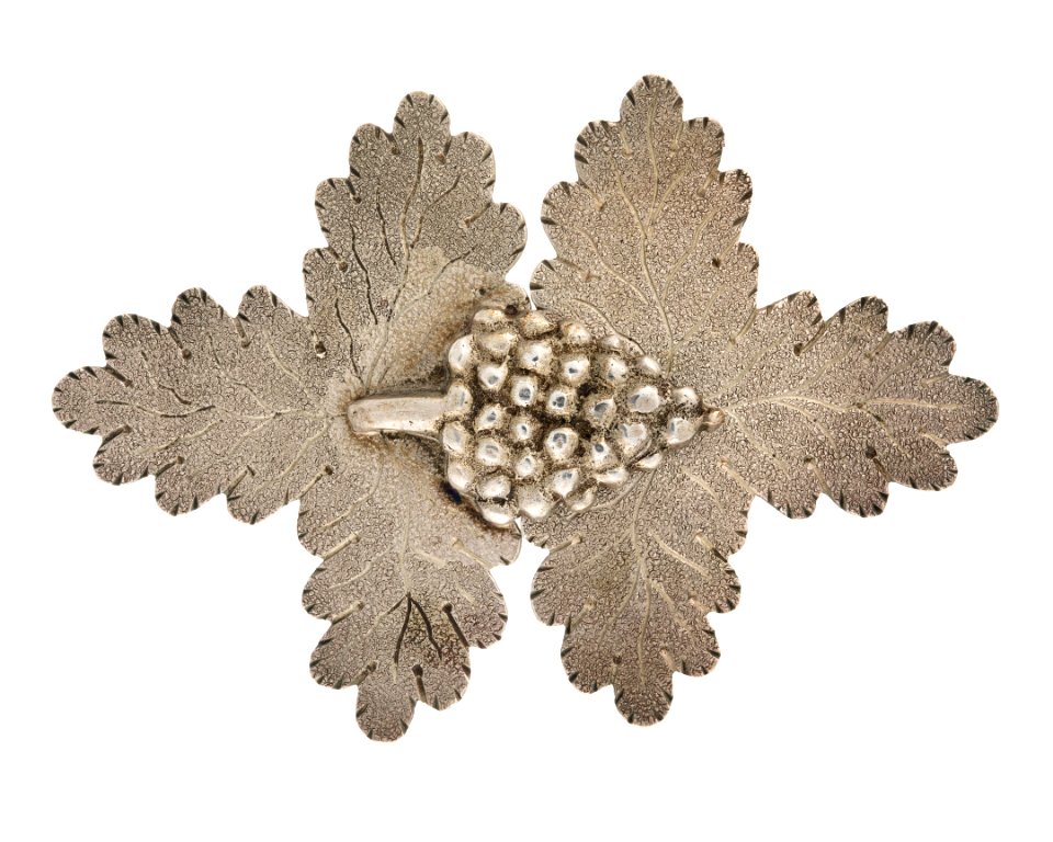 Bröstknäppe av silver, 1800-tal - Hallwylska museet - 110576