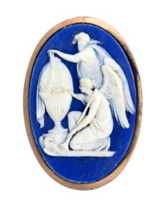 Bröstnål av Wedgewood-gods med änglar, 1700-tal - Hallwylska museet - 110396 photo