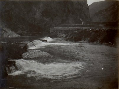 Brücke bei Piovega. Ansicht der Talsperre. (BildID 15649078)