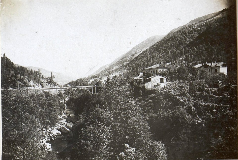 Brücke zum Bahnhof in St.Luzia (BildID 15597266)