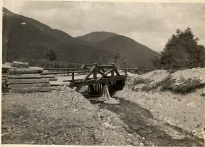 Brücke über den Luscharibach. Aufgenommen am 3.6.1916. (BildID 15475111)