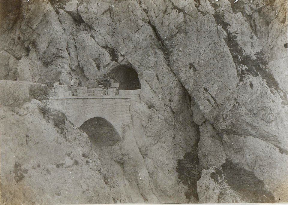 Brücke und Tunnel unterhalb Predmeja (BildID 15598001)