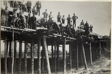 Brückenbau in Galizien im Abschnitt der vierten k.u.k. Armee (BildID 15685739)