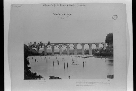 Btv1b12001578-Le viaduc de Kerhuon en construction
