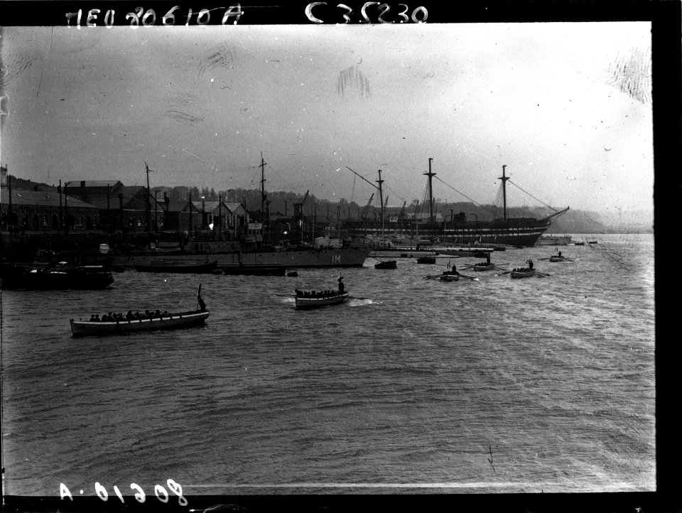 Btv1b9048332w port militaire de Brest