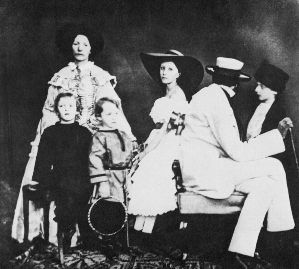 Deutscher Photograph um 1859 - Die Familie des Barons Andreas von Budberg (Zeno Fotografie)