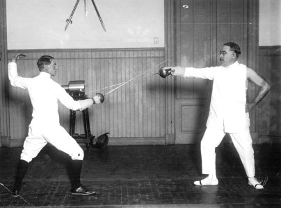 Buenos Aires - Leopoldo Lugones practicando esgrima