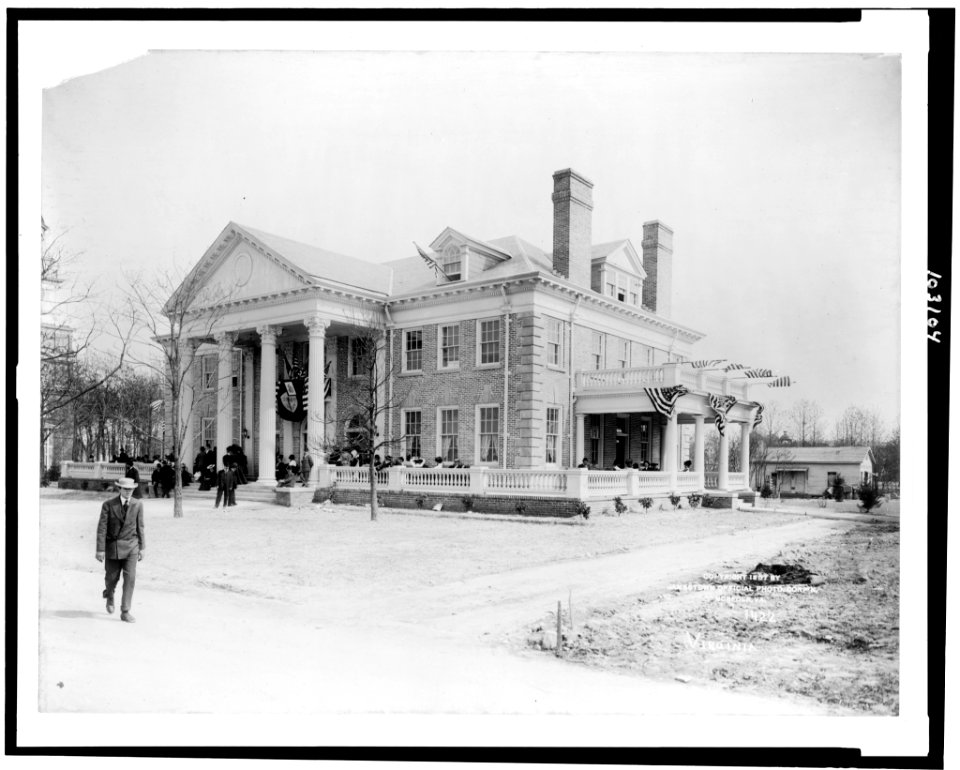 Building at the Jamestown Exposition, Virginia LCCN91727652