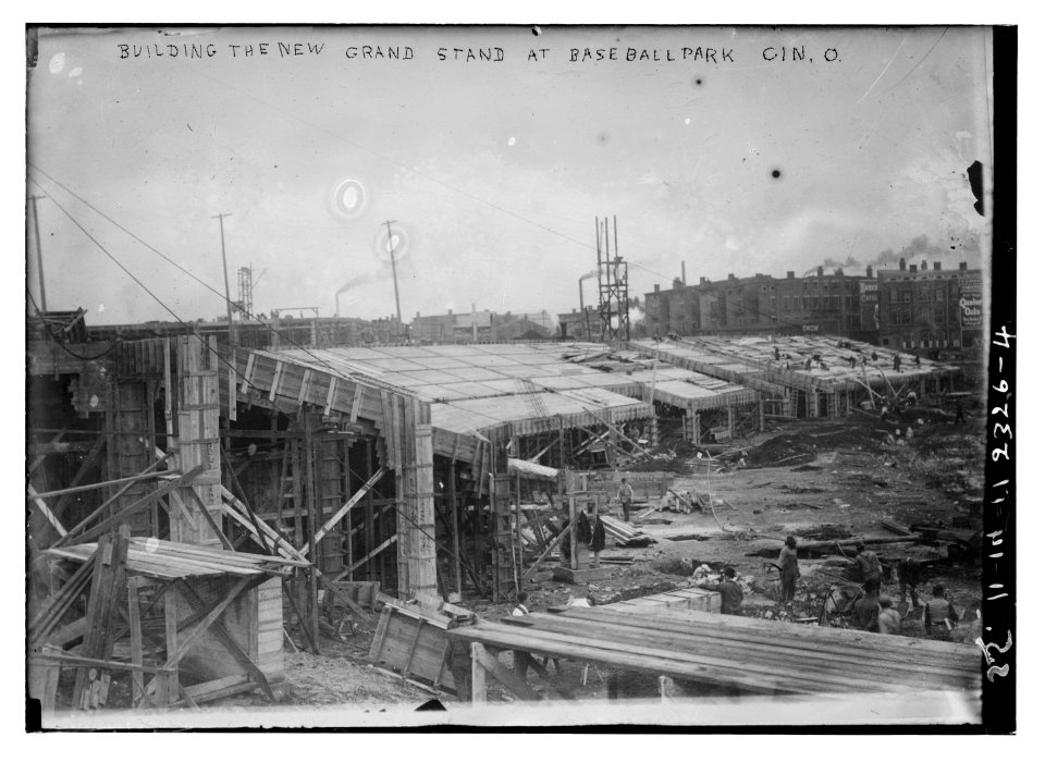 Building new grand-stand at Cin, O. LCCN2014689896
