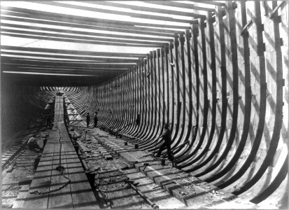 Building the John G. Christopher (at Wilmington, Del. 1892. Steamship was re-named Winyah) LCCN2012647852