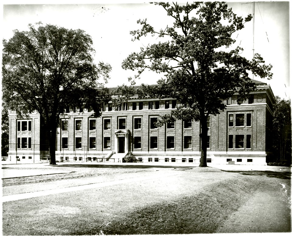 BuildingsonOldCampus 013
