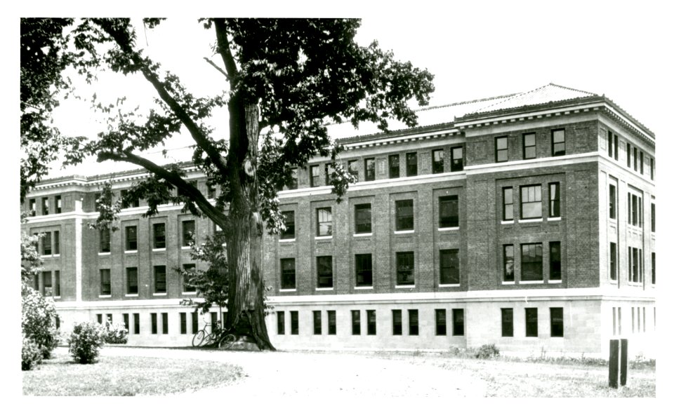 BuildingsonOldCampus 026