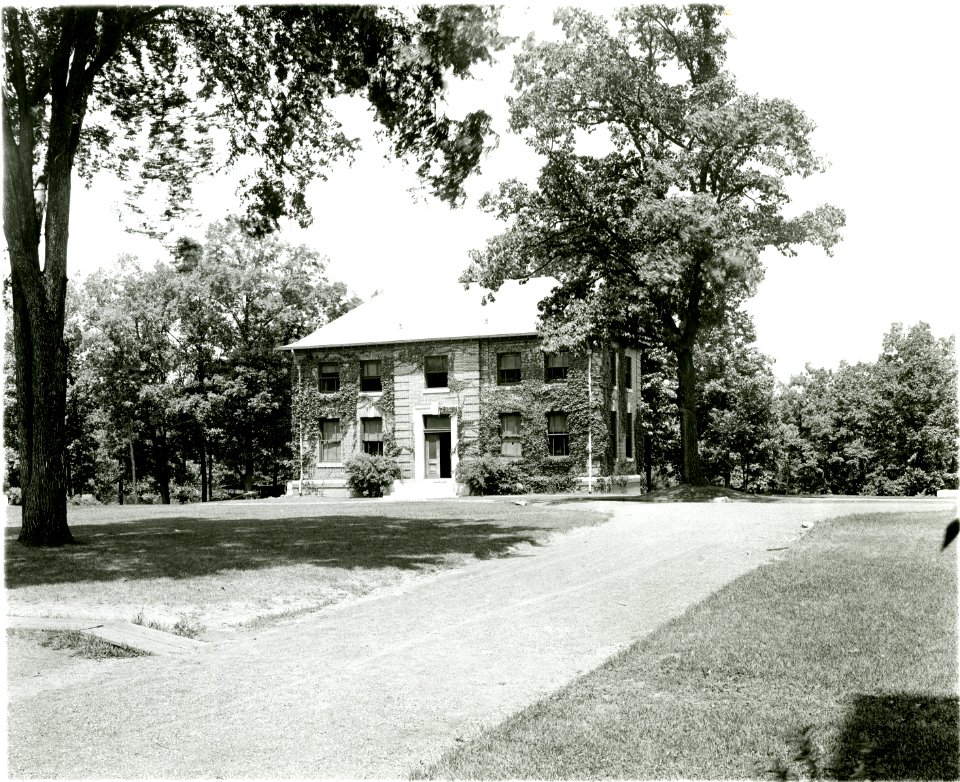 BuildingsonOldCampus 016