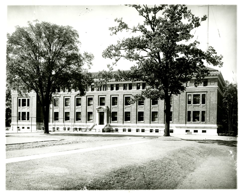 BuildingsonOldCampus 070