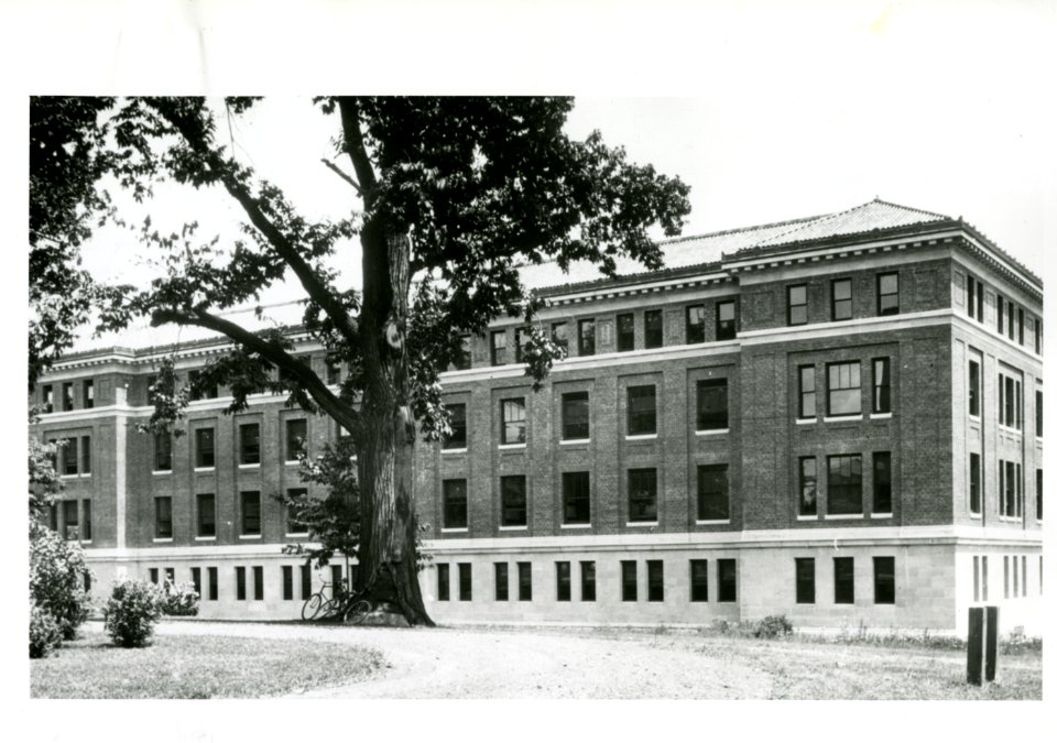 BuildingsonOldCampus 067